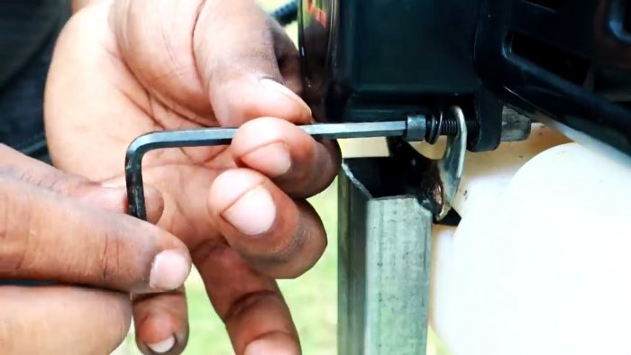 Как из ПВХ труб и двигателя триммера сделать лодку