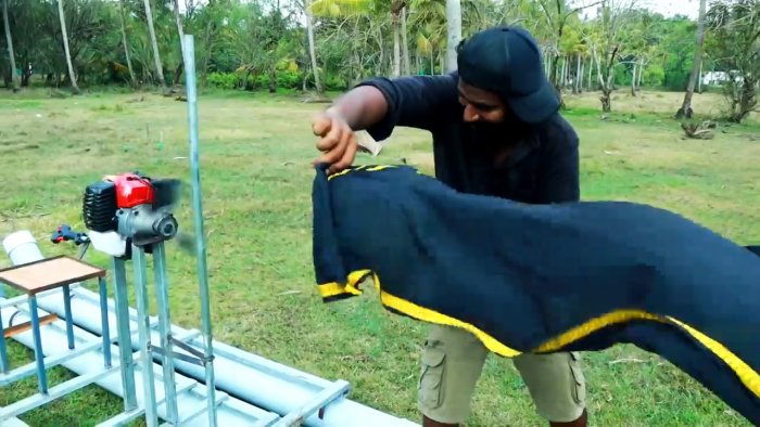 Как из ПВХ труб и двигателя триммера сделать лодку