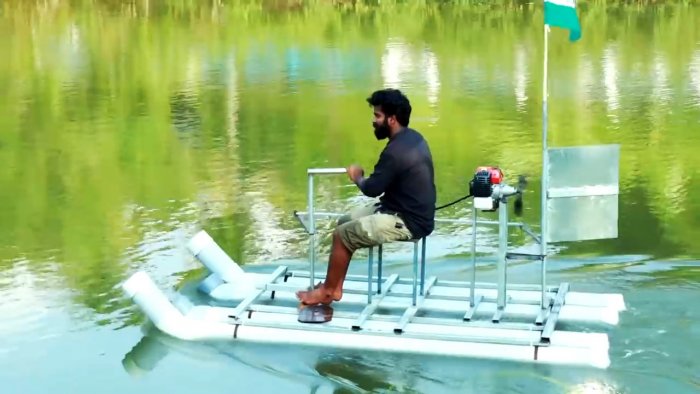 Как из ПВХ труб и двигателя триммера сделать лодку