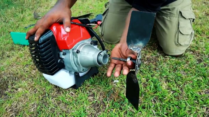 Как из ПВХ труб и двигателя триммера сделать лодку