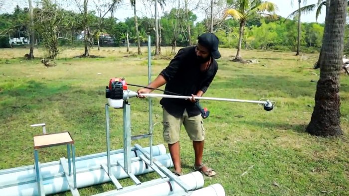 Как из ПВХ труб и двигателя триммера сделать лодку