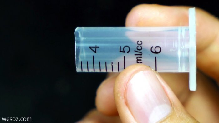 Как сделать умывальник из шприца и пластиковой бутылки