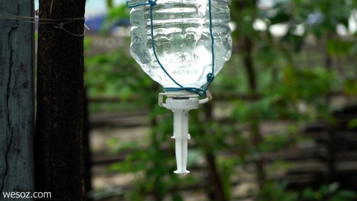 Как сделать умывальник из шприца и пластиковой бутылки