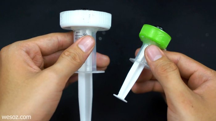 Как сделать умывальник из шприца и пластиковой бутылки