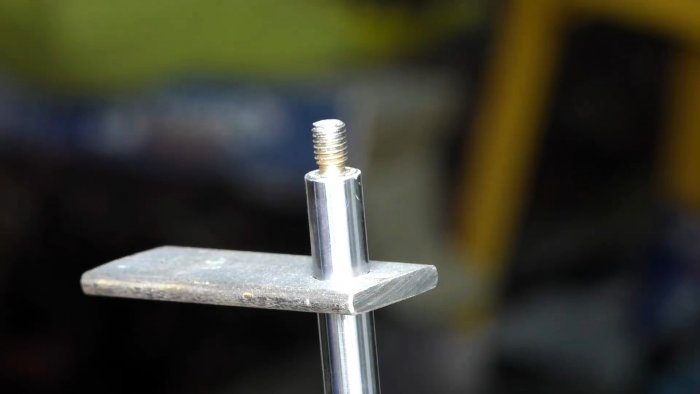 Как сделать миниатюрный сверлильный станок