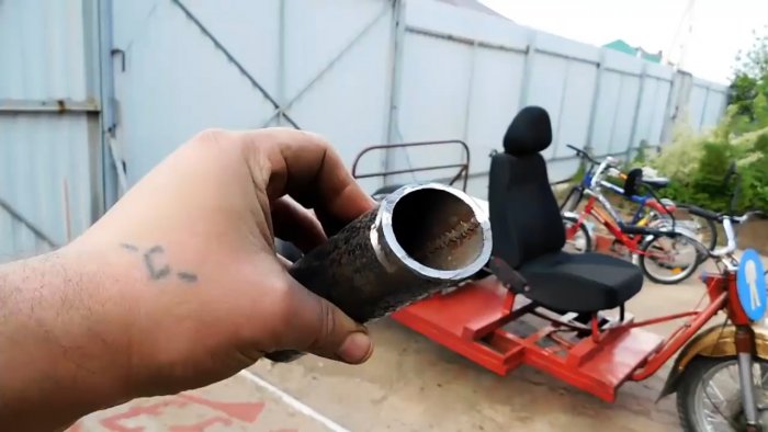 Как из куска трубы сделать мощную мотыгу которая вырубит любые корни и сорняки