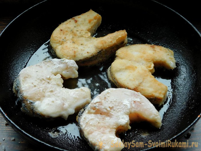 Щука жареная на сковороде - пальчики оближешь