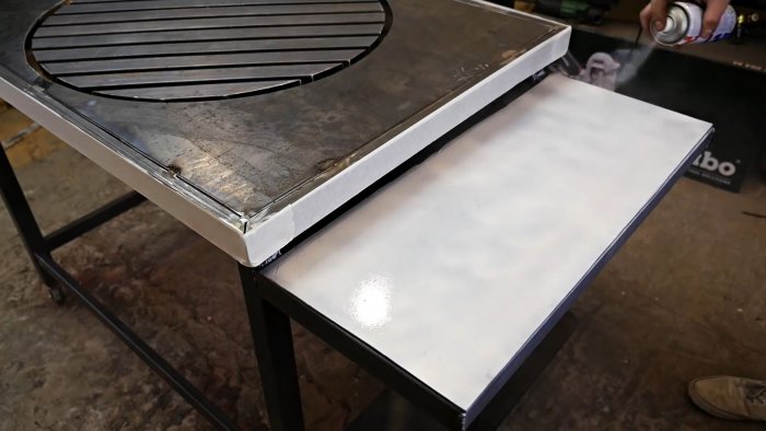 Из старой ступицы делаем слесарный верстак с поворотной площадкой для сварочных работ