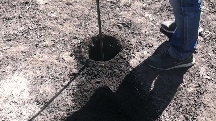 Как сделать садовый бур из хлама