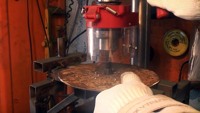 Как сделать садовый бур из хлама