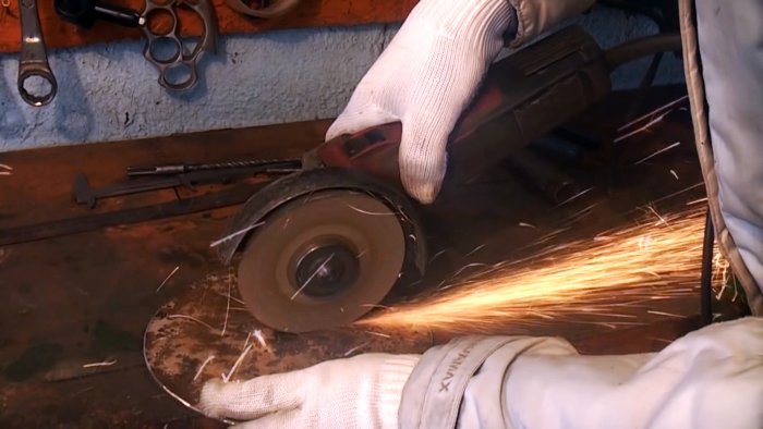 Как сделать садовый бур из хлама