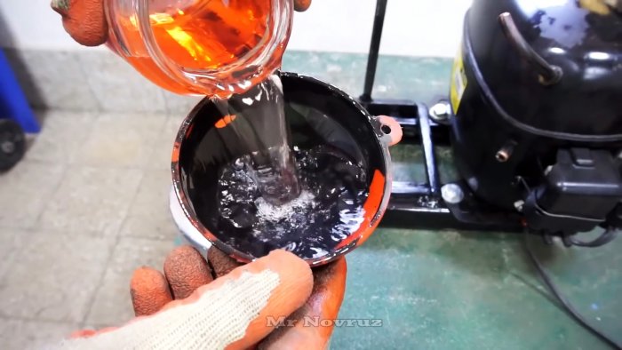 Делам мощную горелку из компрессора холодильника