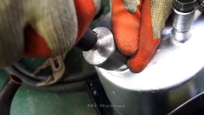 Делам мощную горелку из компрессора холодильника