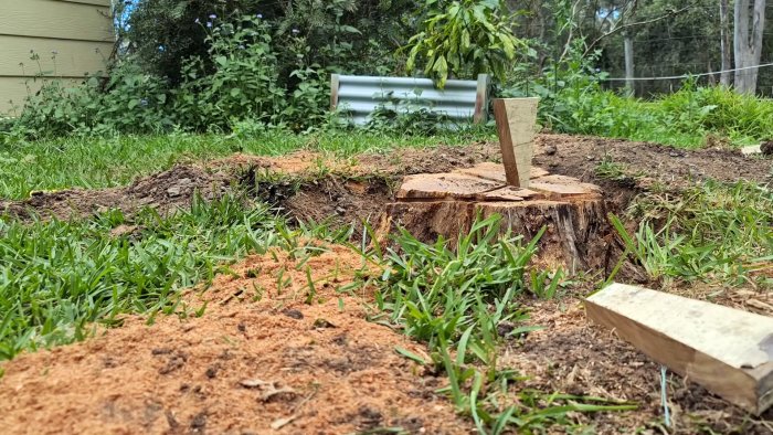 Как удалить большой пень при помощи клина просто