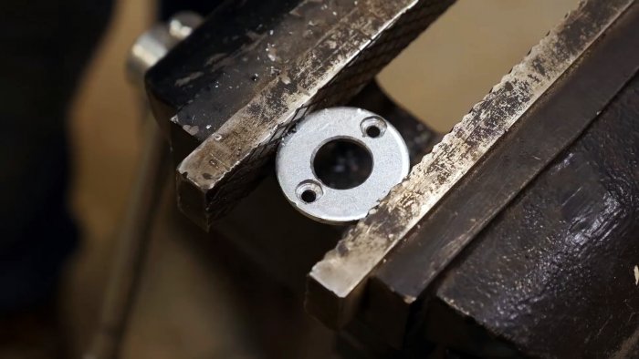 Как из остатков доски сделать удобный прижим