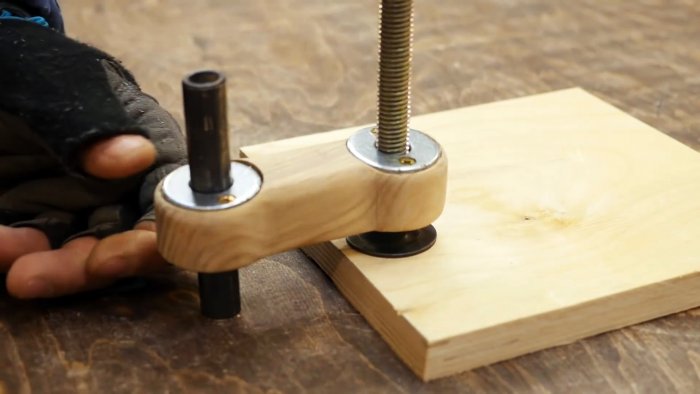 Как из остатков доски сделать удобный прижим