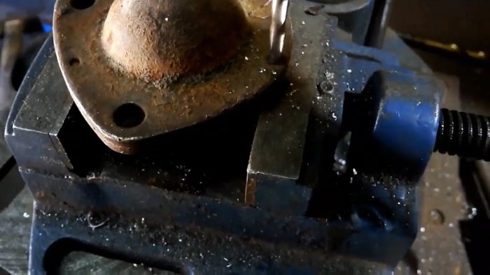 Как из шаровой опоры сделать безотказный дождеватель для полива