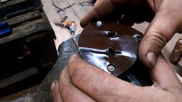 Как из шаровой опоры сделать безотказный дождеватель для полива