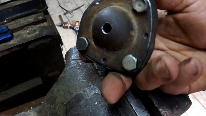 Как из шаровой опоры сделать безотказный дождеватель для полива