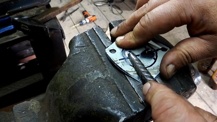 Как из шаровой опоры сделать безотказный дождеватель для полива