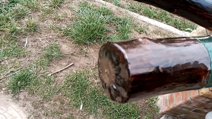 Защита деревянных столбов ПЭТ бутылками за копейки