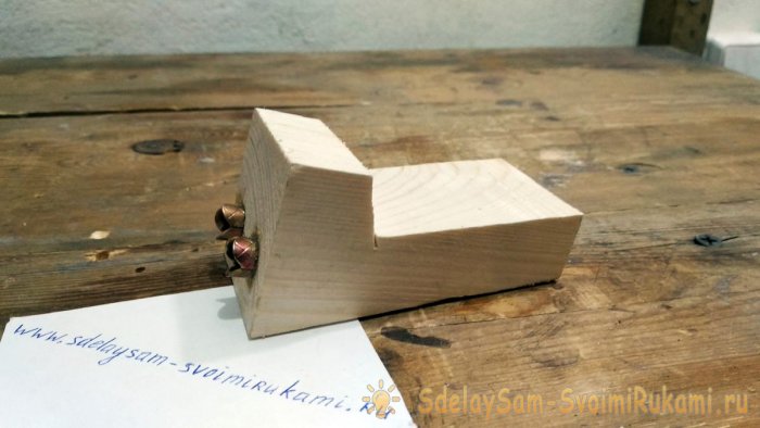 Полезное приспособление из двух анкерных болтов