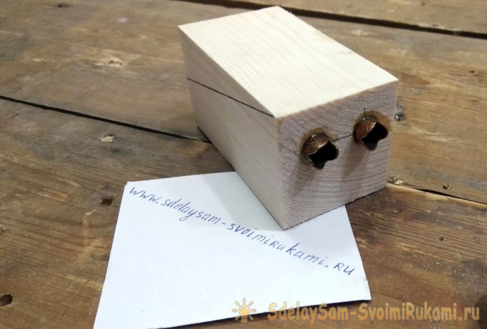 Полезное приспособление из двух анкерных болтов