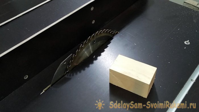 Полезное приспособление из двух анкерных болтов