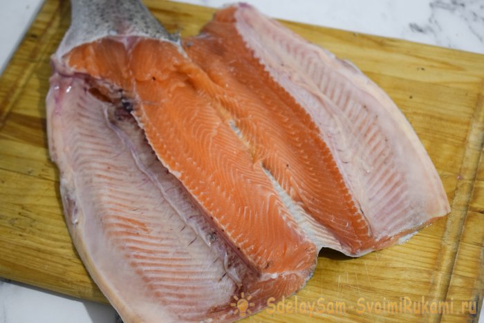 Элементарный способ вкусно засолить форель самому без магазинных консервантов