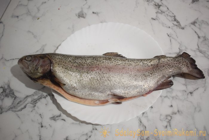 Элементарный способ вкусно засолить форель самому без магазинных консервантов