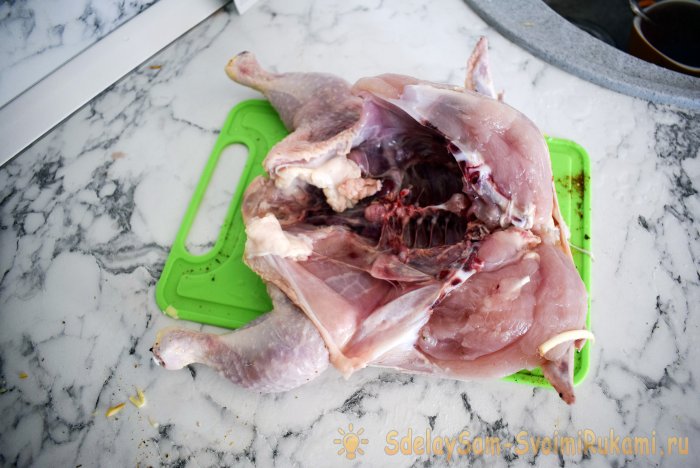 Приготовить курицу-гриль можно и в обычной духовке где нет этой функции