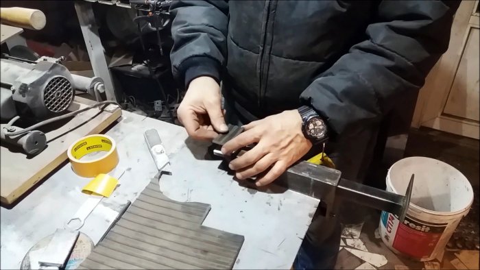 С этим инструментом швы между плиткой будут идеальны