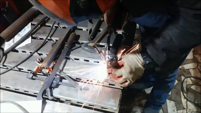 С этим инструментом швы между плиткой будут идеальны