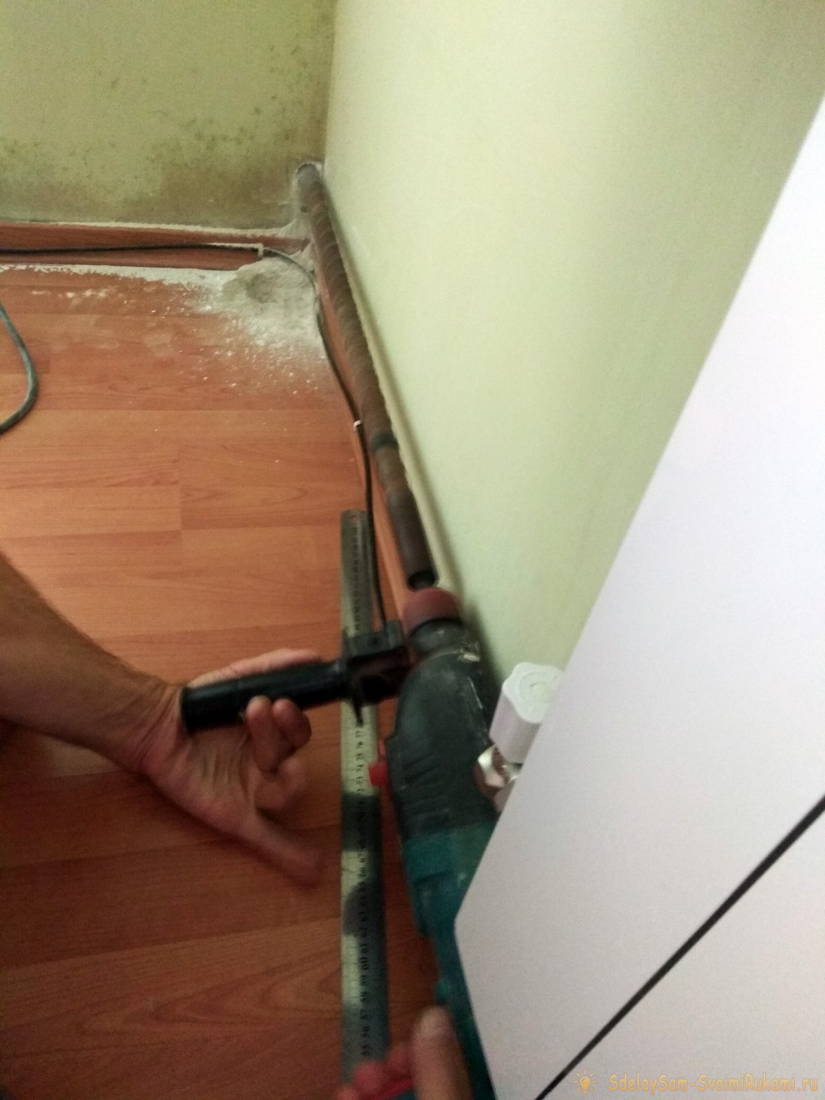 Как просверлить дубовую стену в частном доме под отопление