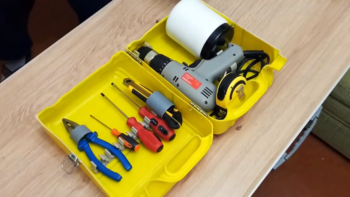 Ящик для хранения инструментов из пластиковой канистры