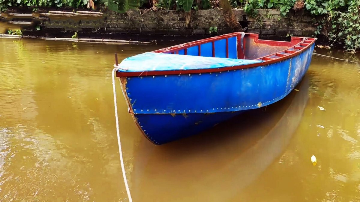 Порядок ремонта днища пластиковой лодки