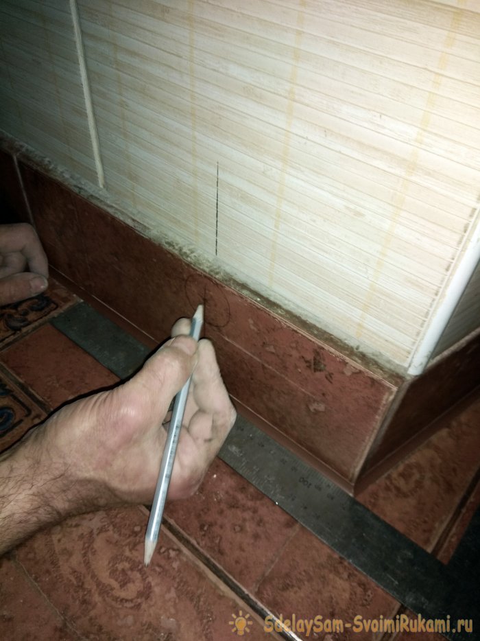 Как правильно просверлить отверстия в стене под трубы