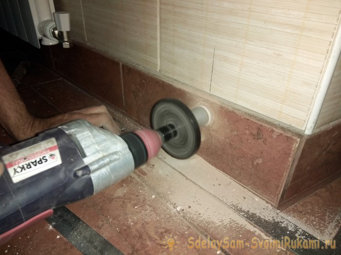 Как правильно просверлить отверстия в стене под трубы