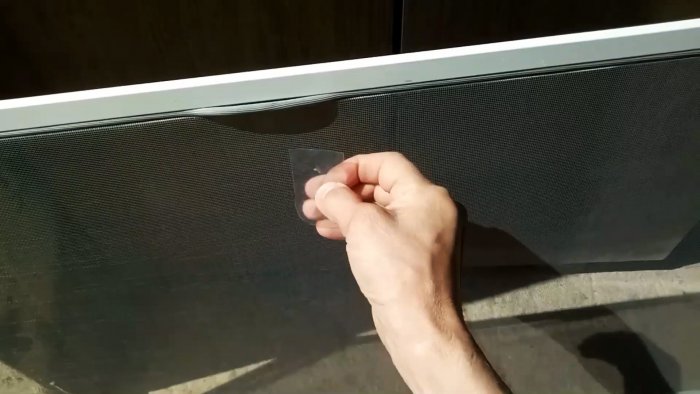 Как и чем заменить сломанные ручки на москитной сетке быстро и просто