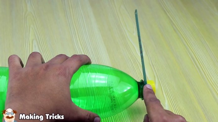 Как сделать бесплатный разбрызгиватель на садовый шланг