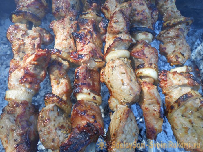 Аж сок течет - армянин делится секретом сочного шашлыка