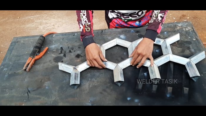 Как сварить красивую сотовую перегородку из профильной трубы