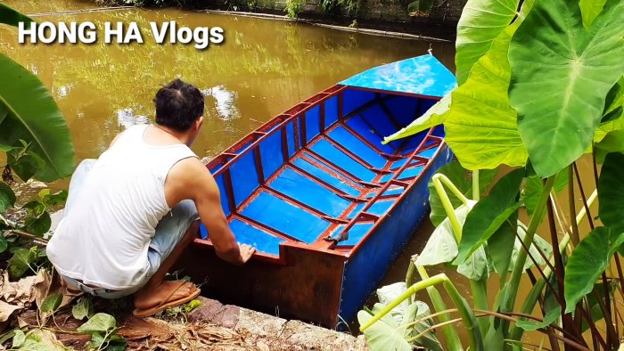 Как сделать большую лодку из пластиковых бочек