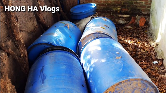 Как сделать большую лодку из пластиковых бочек