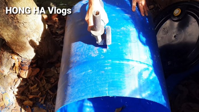 Как сделать большую лодку из пластиковых бочек