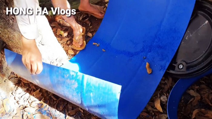 Как сделать большую лодку из пластиковых бочек