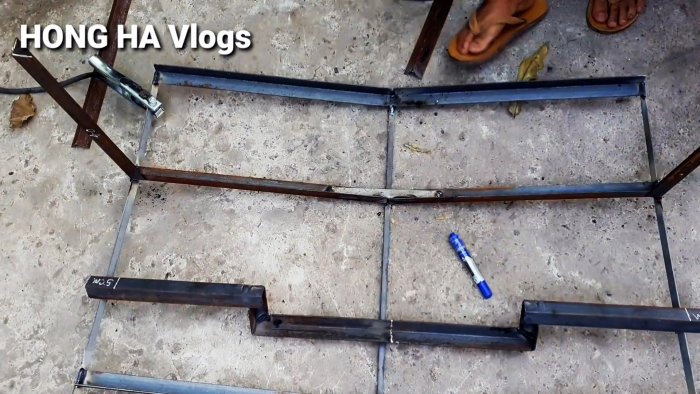 Как сделать большую лодку из пластиковых бочек