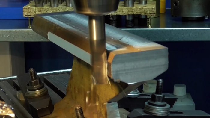 Вот это наковальня получилась из куска рельса