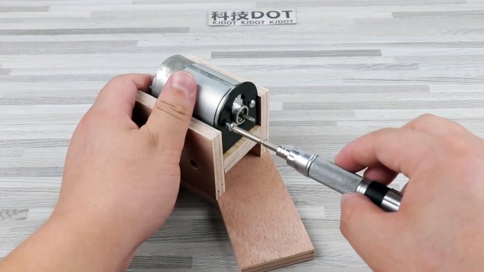 Сделайте этот станок и забудьте о тупых сверлах навсегда