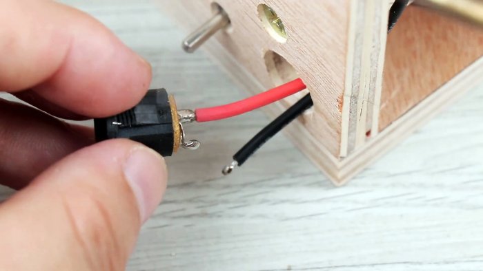 Сделайте этот станок и забудьте о тупых сверлах навсегда